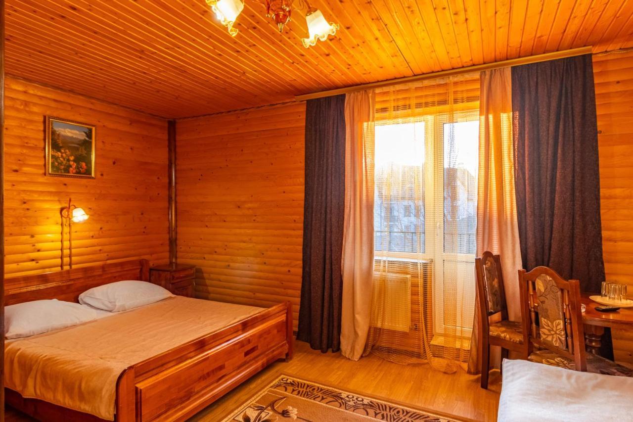 Hotel Гуцульська Світлиця Bukovel Exterior foto